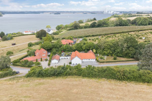 Skarre Strandvej 10, 6091 Bjert