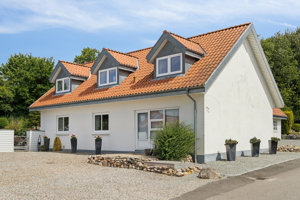 Skarre Strandvej 10, 6091 Bjert